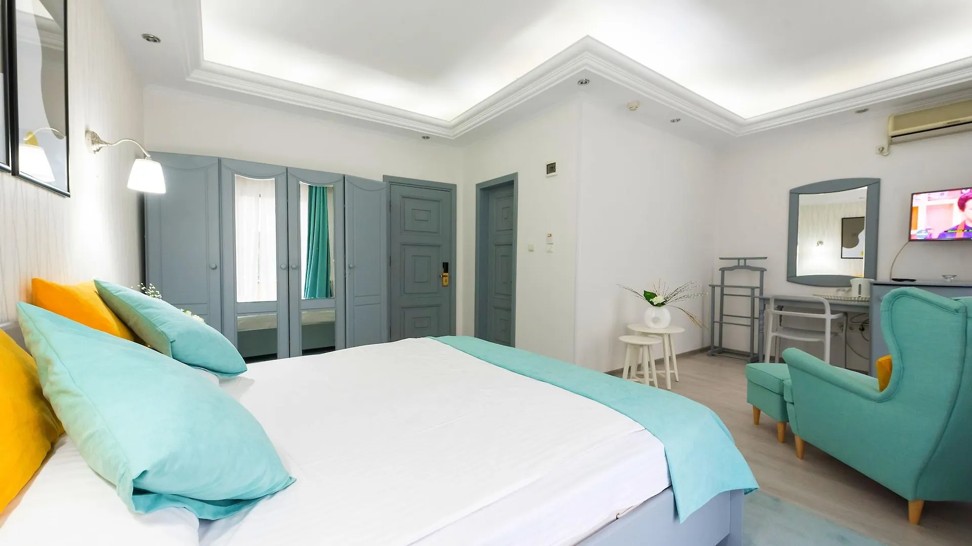 Relax Comfort Suites Hotel Bucharest