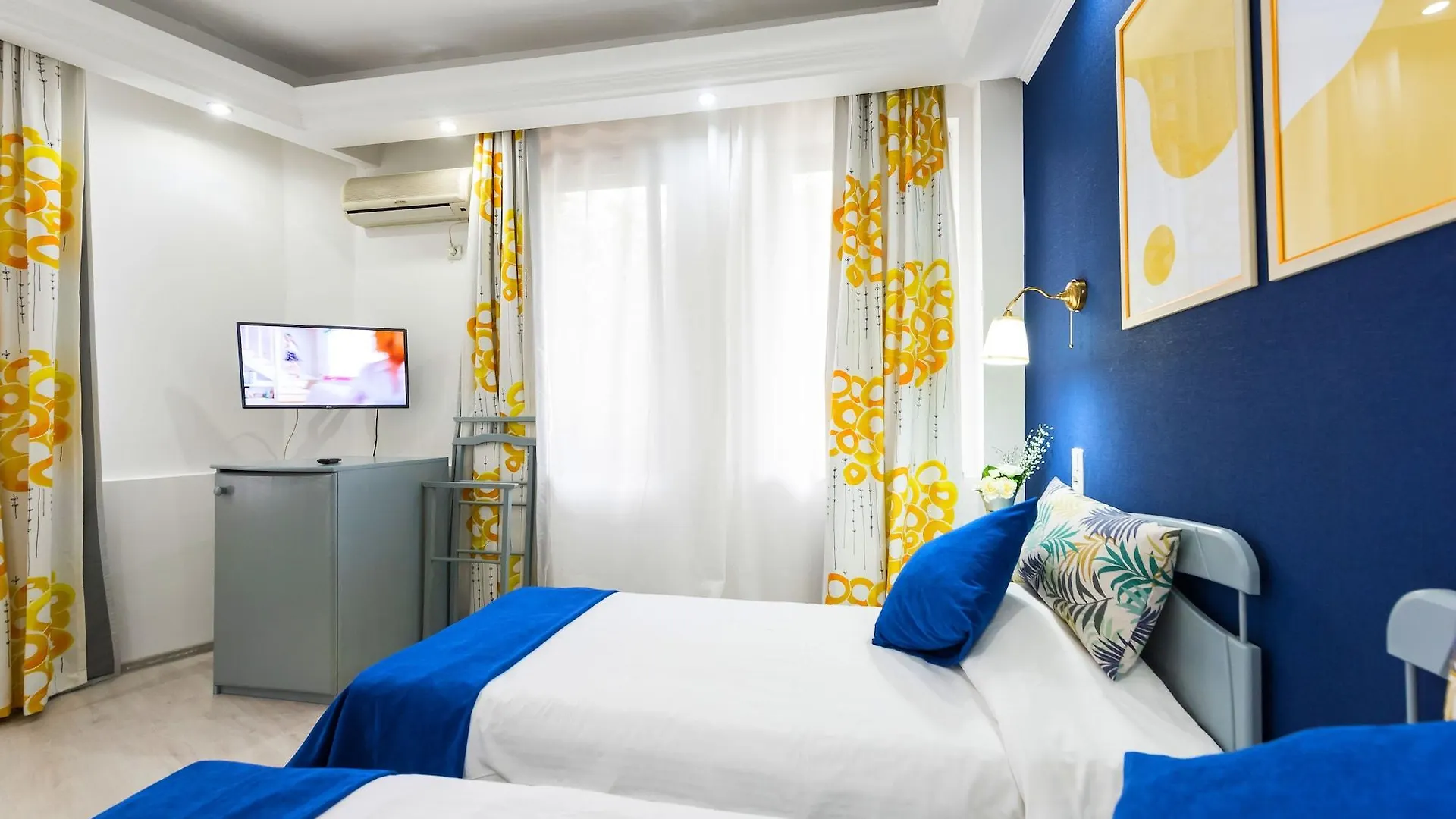 Relax Comfort Suites Hotel Bucarest 3*,  Romania
