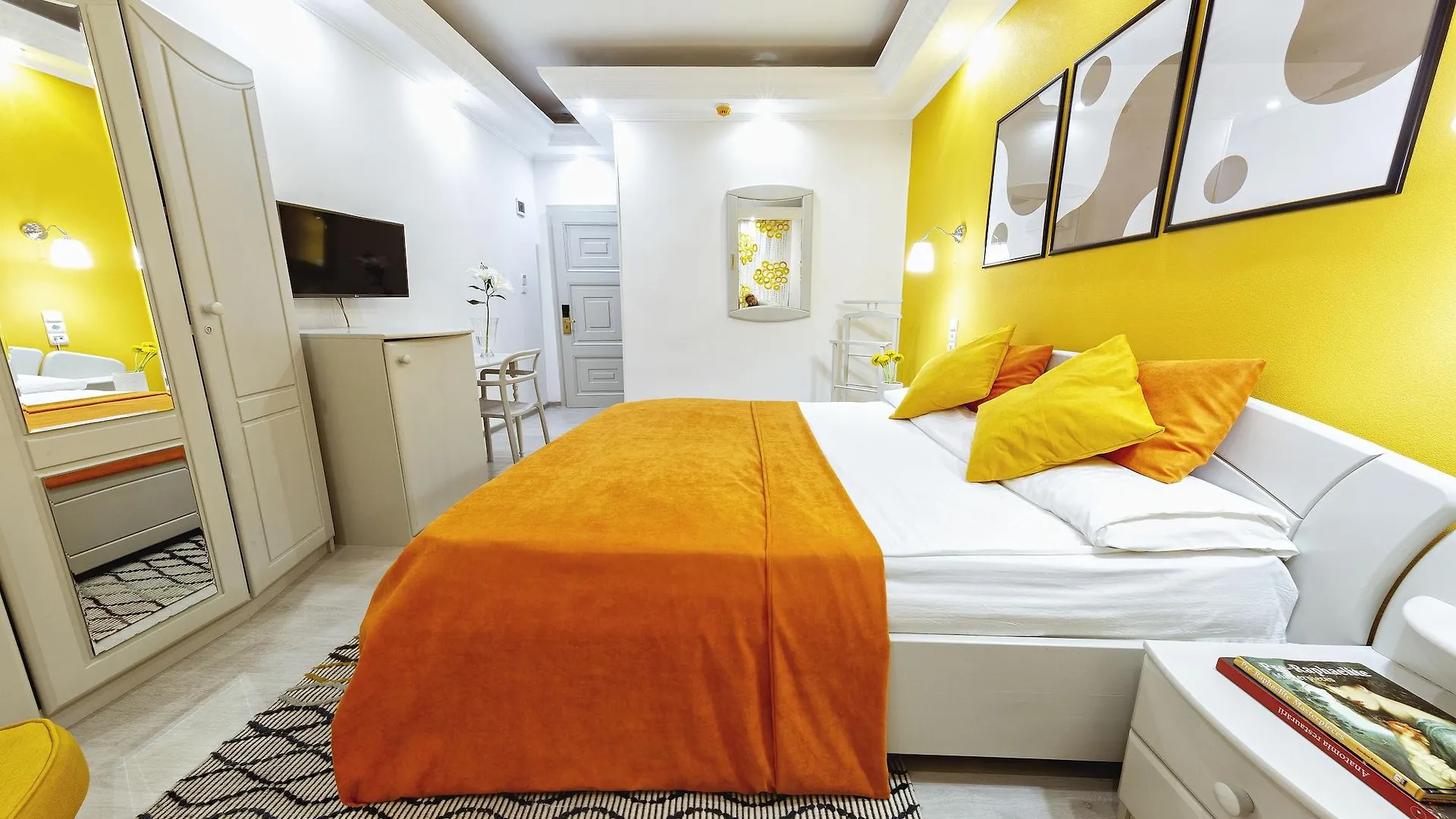 Relax Comfort Suites Hotel Bucharest 3*,  Romania